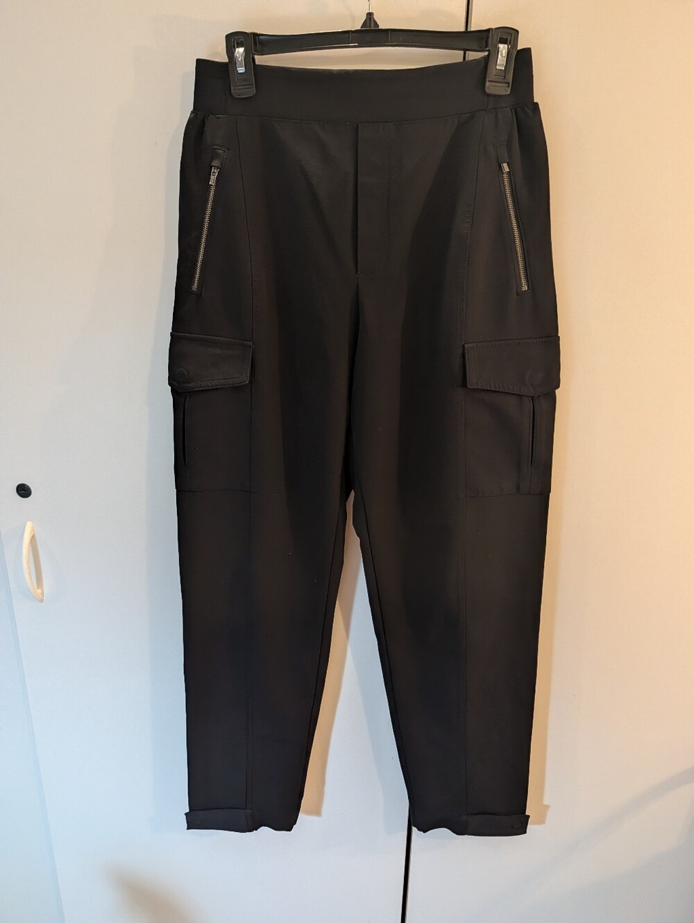 Athleta Woman's Size 8 Black Endless High Rise Cargo Pants